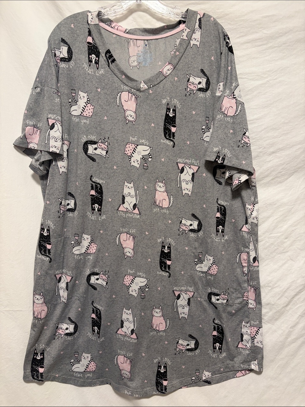 EUC Secret Treasures Gray Cat Print Ladies Night Shirt w/Pink & Black Accents XL